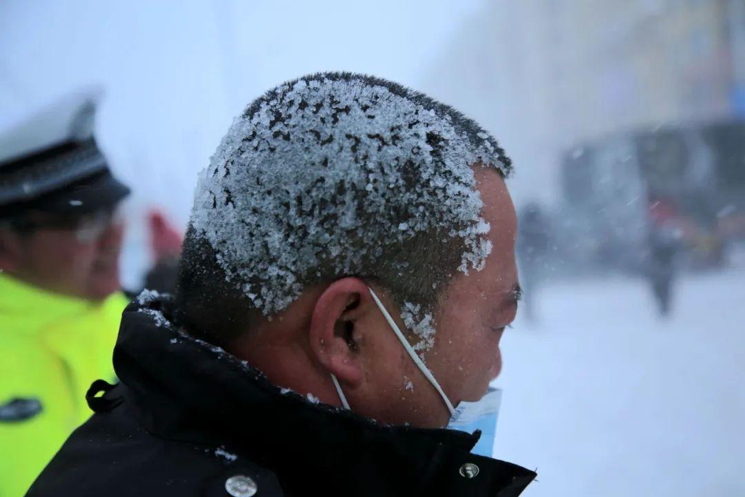 黑龍江鶴崗破紀(jì)錄降雪，雪域城市的挑戰(zhàn)與機(jī)遇