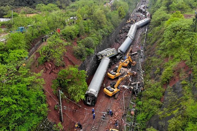 河南山體滑塌事件導(dǎo)致鐵路線路被埋，事件經(jīng)過與后續(xù)應(yīng)對解析