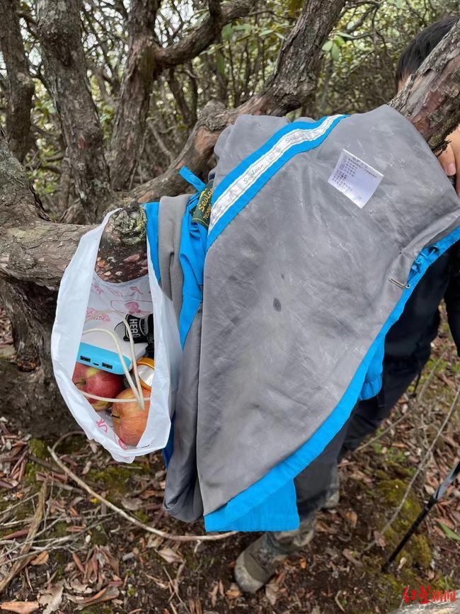 男子帶娃登山身亡 娃以為其睡著