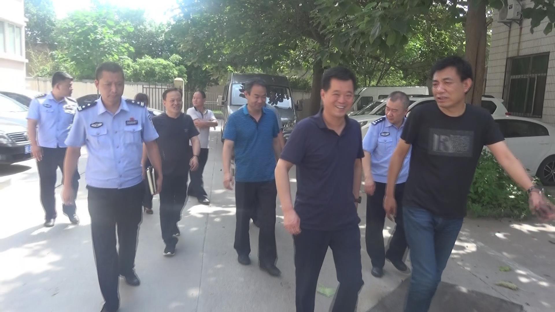 刑警群演，真警察政委，真正的警察政委，刑警群演，刑警群演，真警察政委，真正的警察政委，群演刑警，群演刑警，真警察政委